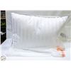 Image 1 : PAIR OF BEAUTY REST PILLOWS