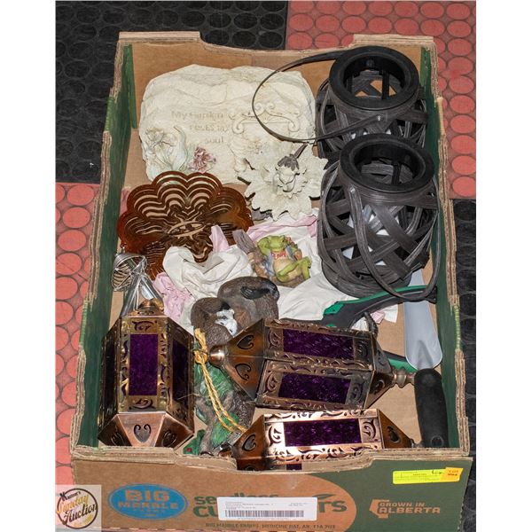 FLAT WITH ASSORTMENT OF GARDEN LIGHTS, HAND