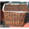 Image 1 : LARGE RATTAN LAUNDRY HAMPER