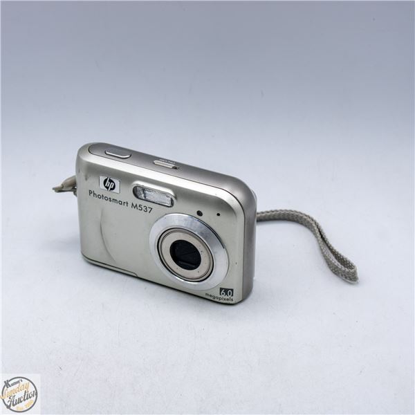 HP PHOTOSMART DIGITAL CAMERA WITH OPTICAL ZOOM