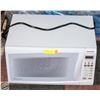 Image 1 : PANASONIC 1.2 WHITE MICROWAVE