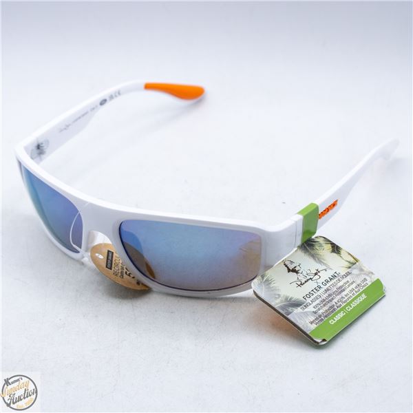 PAIR OF FOSTER GRANT SUNGLASSES
