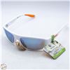 Image 1 : PAIR OF FOSTER GRANT SUNGLASSES