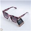 Image 1 : PAIR OF FOSTER GRANT SUNGLASSES