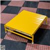 Image 1 : TRI ARC COMMERCIAL PLATFORM STAND / STEP