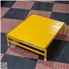 Image 1 : TRI ARC COMMERCIAL PLATFORM STAND / STEP