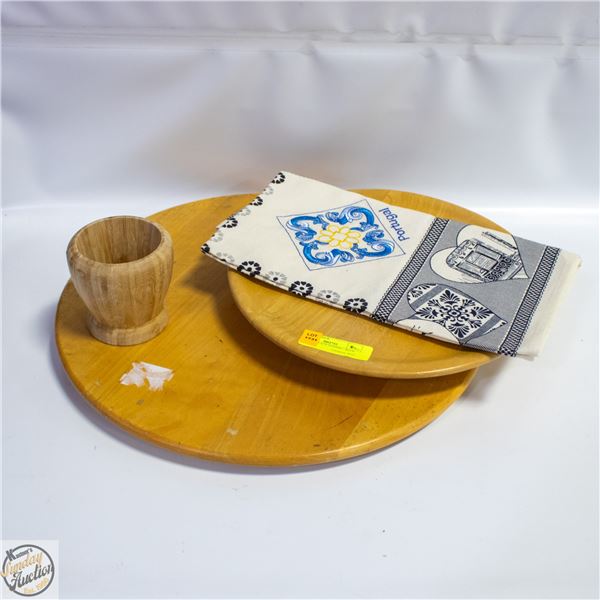 2 WOODEN LAZY SUSANS + BLUE WHITE