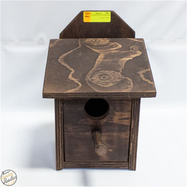 NEW HANDCRAFTED STAINED BIRD HOUSE