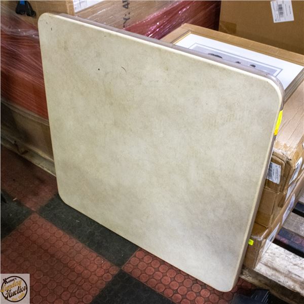 SQUARE CARD TABLE 33.5" X 34"