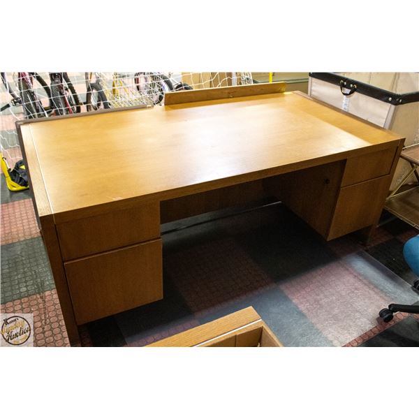 SOLID WOOD EXECUTIVE DESK W/ 4 DRAWERS