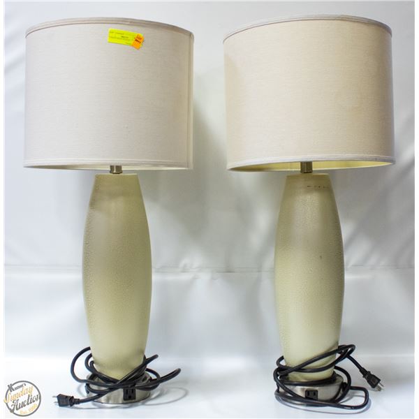 2 WHITE LAMPS H-31"