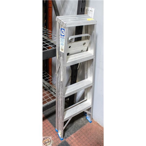 4 FOOT STEPLADDER REYNOLDS ALUMINUM LIGHT DUTY