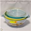Image 1 : BOX OF VINTAGE PYREX MIXING BOWLS