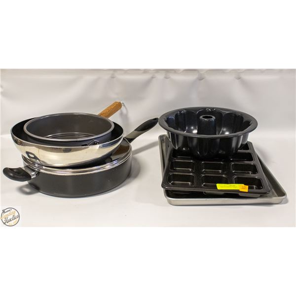BOX OF BAKING PANS & SHEETS/STIR FRY PANS