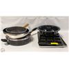Image 1 : BOX OF BAKING PANS & SHEETS/STIR FRY PANS