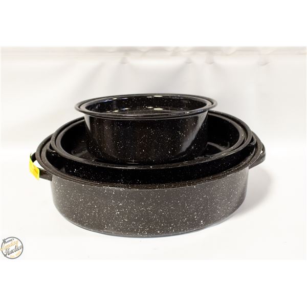 3PC SET OF ROASTING PANS.