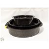 Image 1 : 3PC SET OF ROASTING PANS.