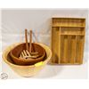 Image 1 : BOX OF 2 SALAD BOWLS - 1 W/ BAMBOO