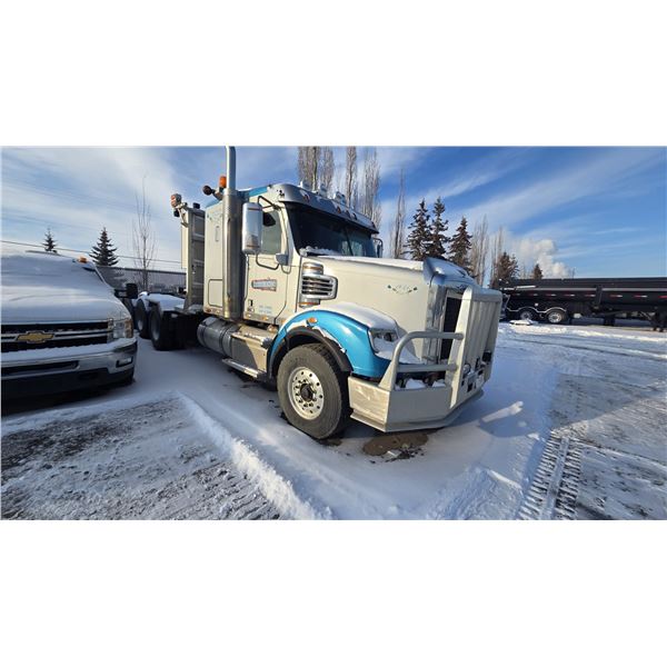 REPO: 2019 FREIGHTLINER 122SD TRACTOR