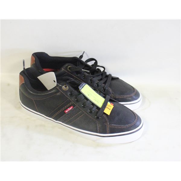 NEW MEN’S LEVI’S SHOES SIZE 8.5