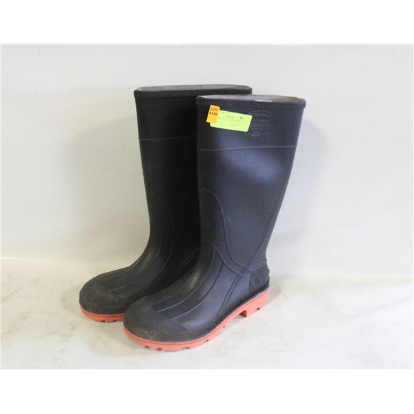 MENS SZ 8 STEEL TOE RUBBER BOOTS