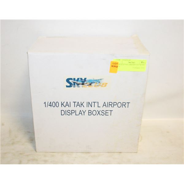1:400 KAI TAK AIRPORT SET WITH BOX