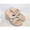 Image 1 : PAIR OF LADIES ALDO SLIP-ON SANDALS WITH