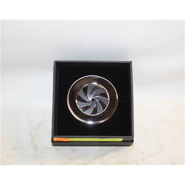 NEW RING BOX W/TWIST LENS APERTURE OPENING CHROME
