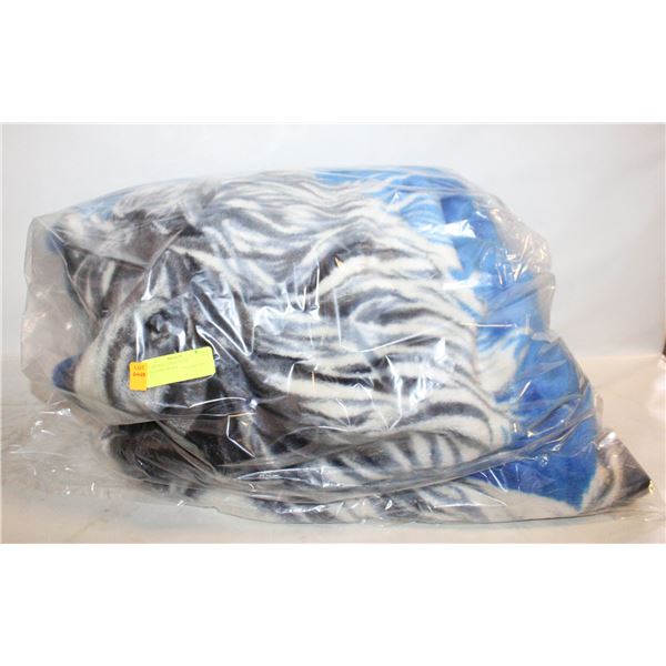 PLUSH BED COVER WITH GALLOPING HORSE -