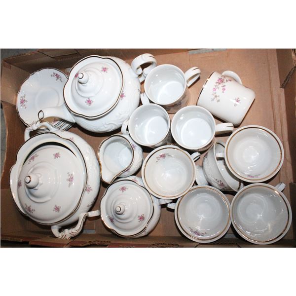 21 PC WAWEL PORCELAIN MADE IN POLAND