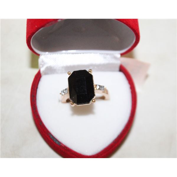 NEW WOMENS SAPPHIRE STYLE RING SIZE8