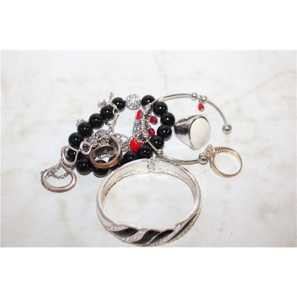 BAG OF COSTUME JEWELRY