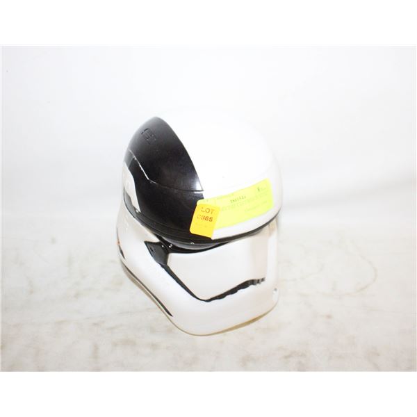 STARWARS THE LAST JEDI PLASTIC 7"H