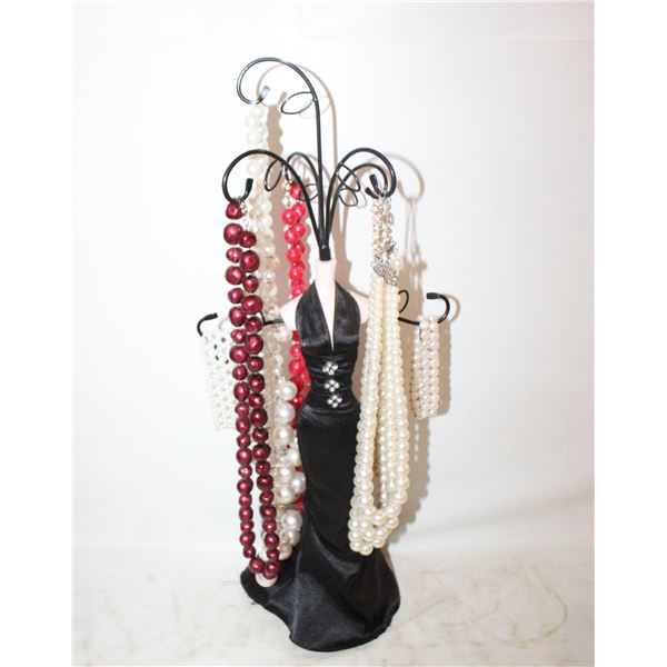 JEWELRY NECKLACES & BRACELETS ON
