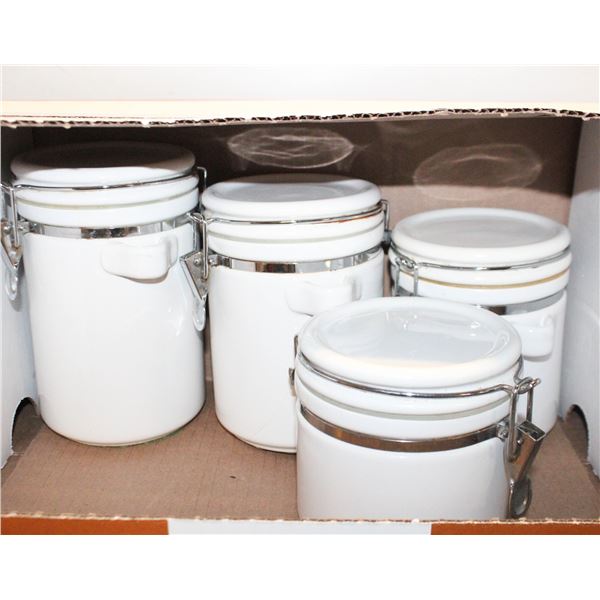 4 KITCHEN CANISTERS