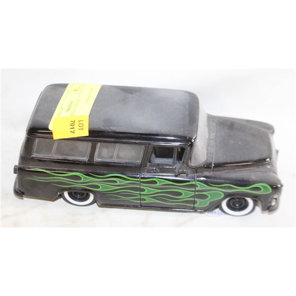 1957 SUBURBAN TRUCK