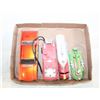 Image 1 : LOT OF 4 VARIOUS COLLECTOR ITEMS - CAR,