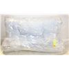 Image 1 : 2 LARGE BLANKETS