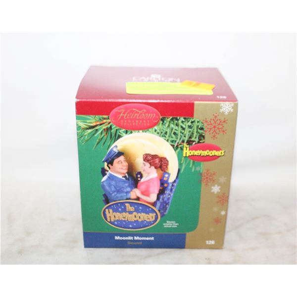 HONEY MOONERS CARLTON ORNAMENT W BOX