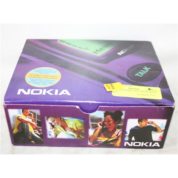 VINTAGE NOKIA CELL PHONE WITH BOX