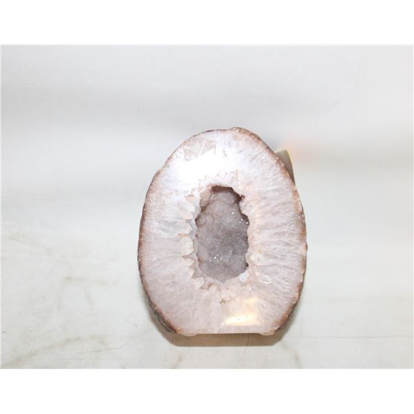 LARGE ROSE QUARTZ SPECIMEN