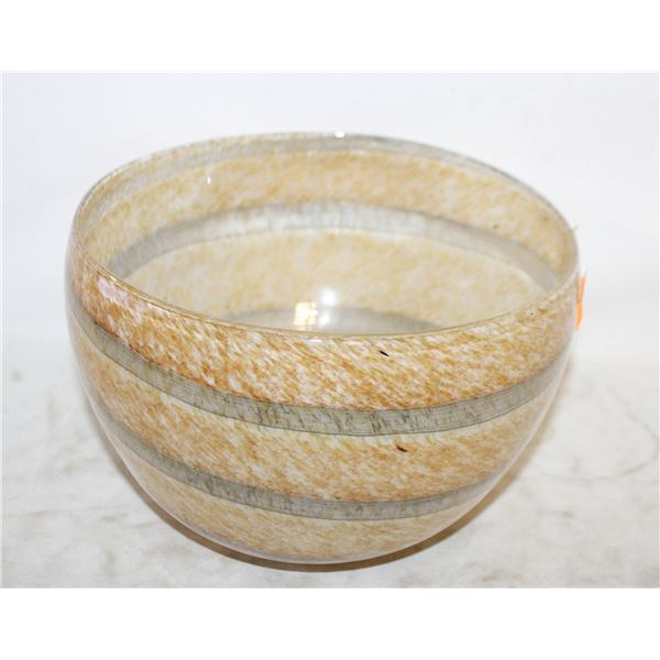 VINTAGE ART GLASS BOWL