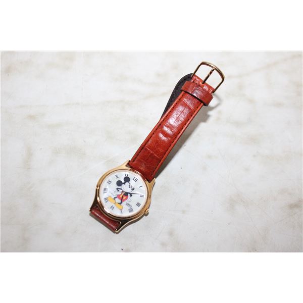 MICKEY MOUSE LORUS QUARTZ W/MANUAL