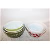 Image 1 : VINTAGE PYREX ASSORTMENT