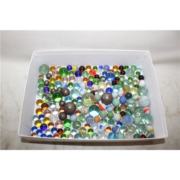 BOX OF MARBELS BOLDERS,CREAMIES,