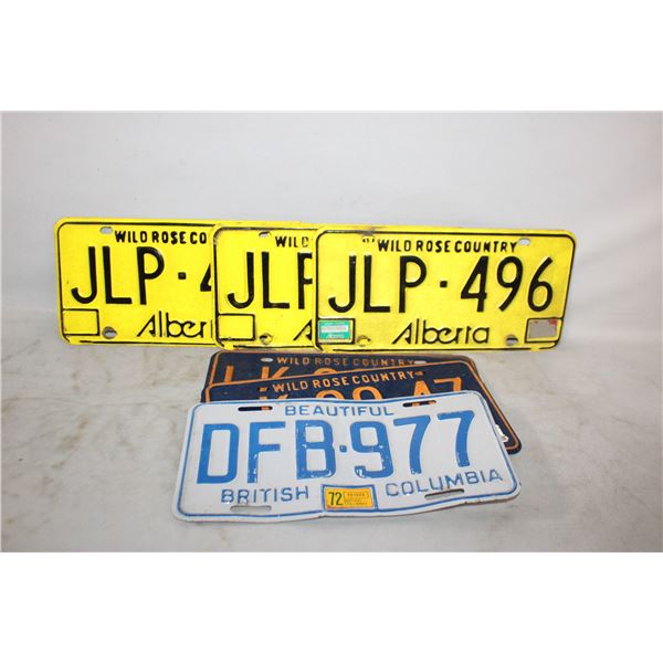 LOT OF VINTAGE LICENSE PLATES