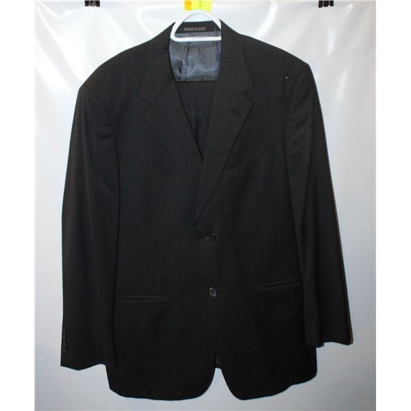 KENNETH COLE SUIT (LARGE?)