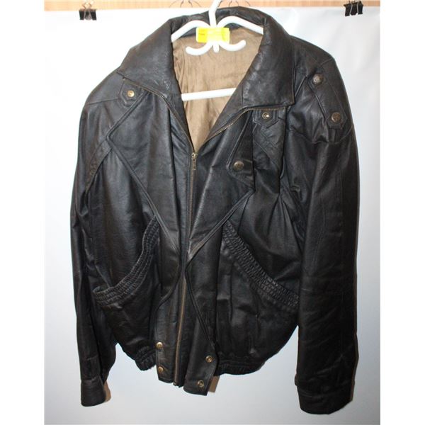 MENS AVANTI LEATHER JACKET SIZE L 52/54