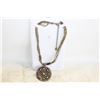 Image 1 : VINTAGE NECKLACE & MEDALLION