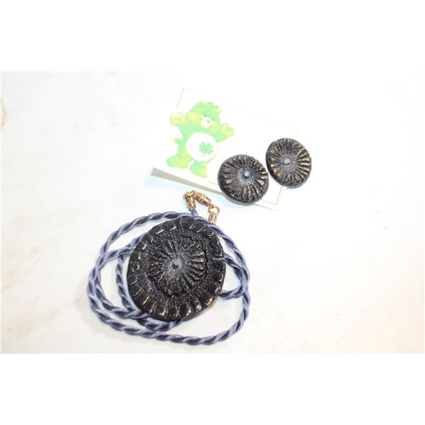 VINTAGE EARRINGS & NECKLACE SET